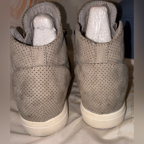 Cushionaire Gray Perforated High-Top Sneakers w/ a Heel - Picture 5 of 9